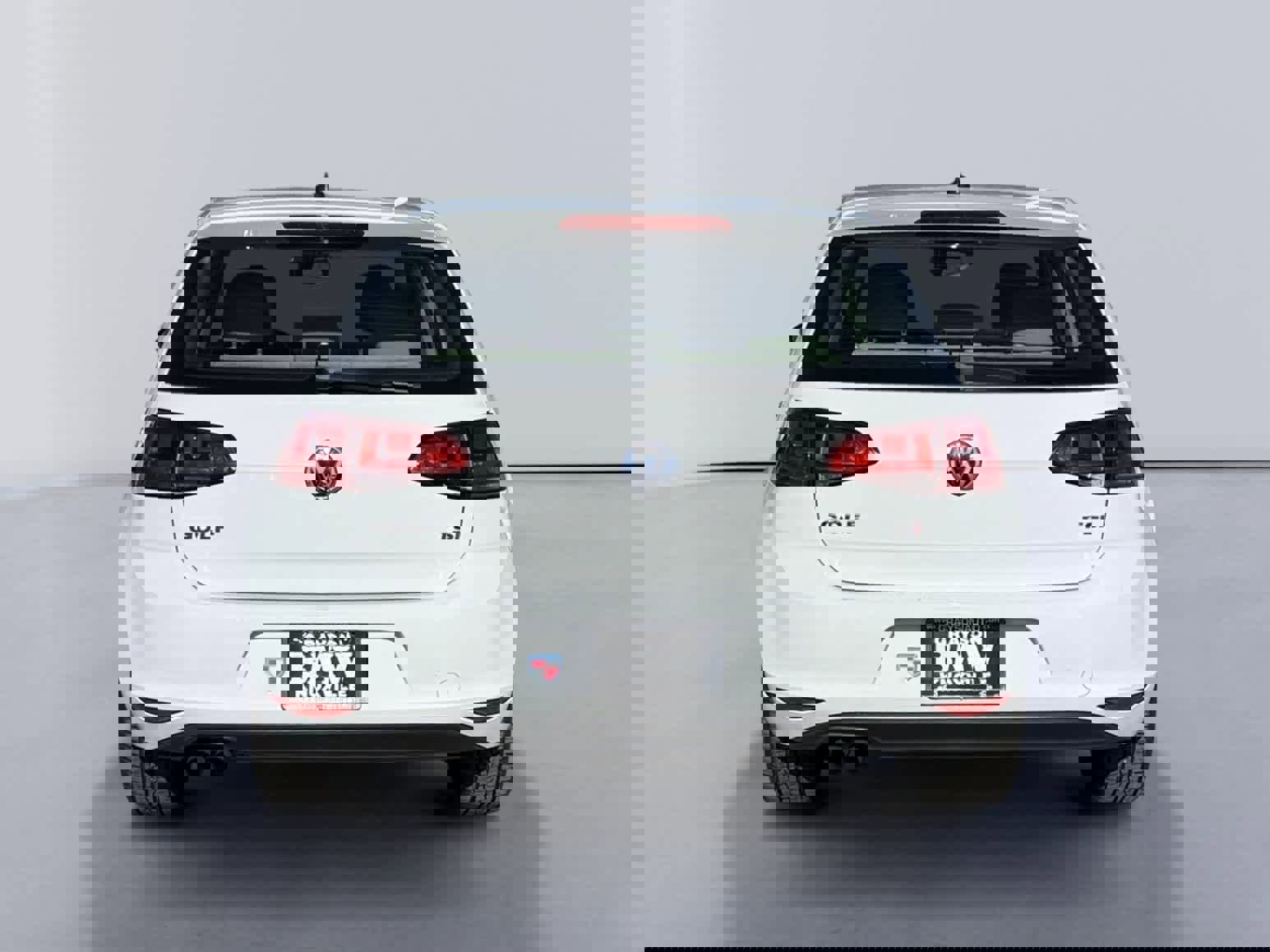 Used 2016 Volkswagen Golf S image 5