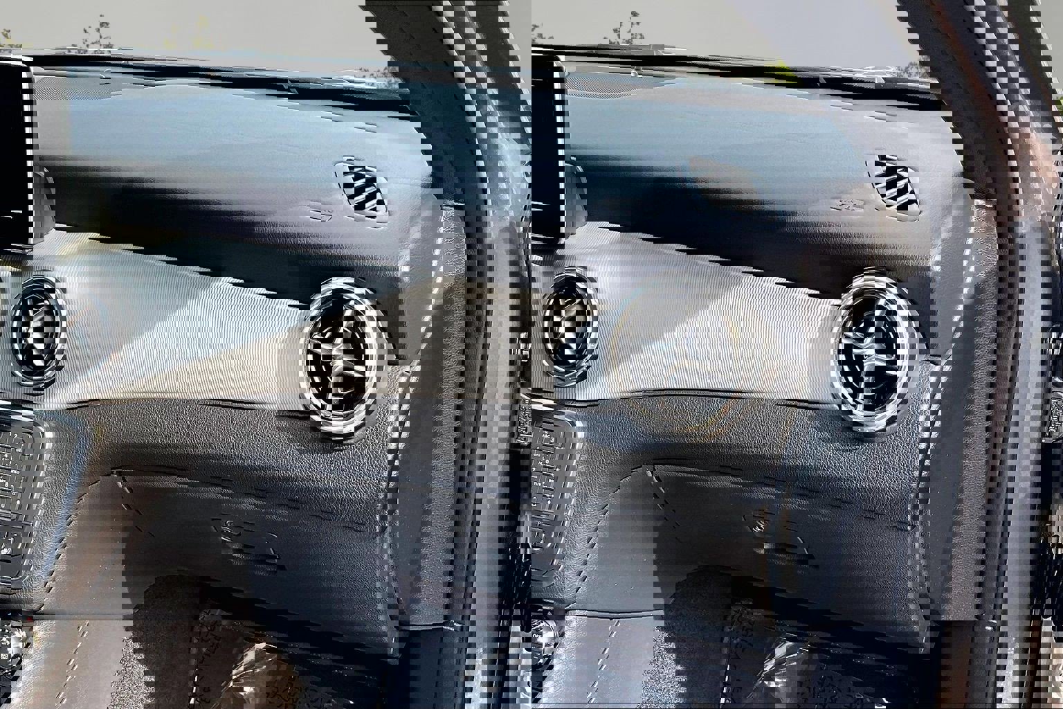 Used 2017 Mercedes-Benz GLA 250 4MATIC image 17