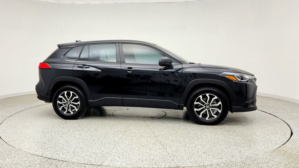 Used 2025 Toyota Corolla Cross AWD Hybrid image 4