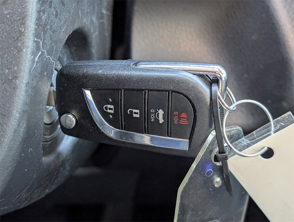 Used 2022 Toyota Camry SE image 24