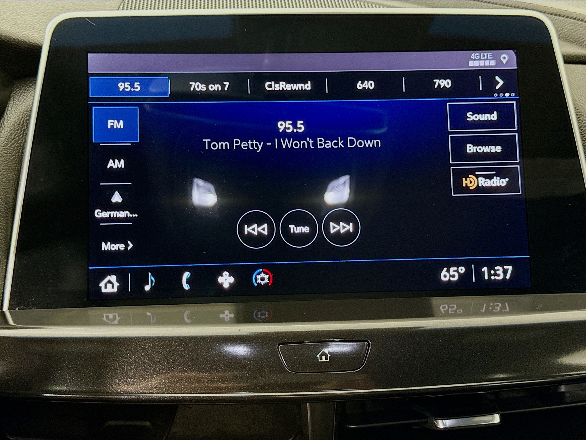 Used 2023 Cadillac CT5 Luxury w/ Cold Weather Package RWD image 16