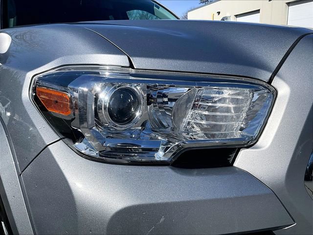 Used 2021 Toyota Tacoma SR5 AWD/4WD image 31