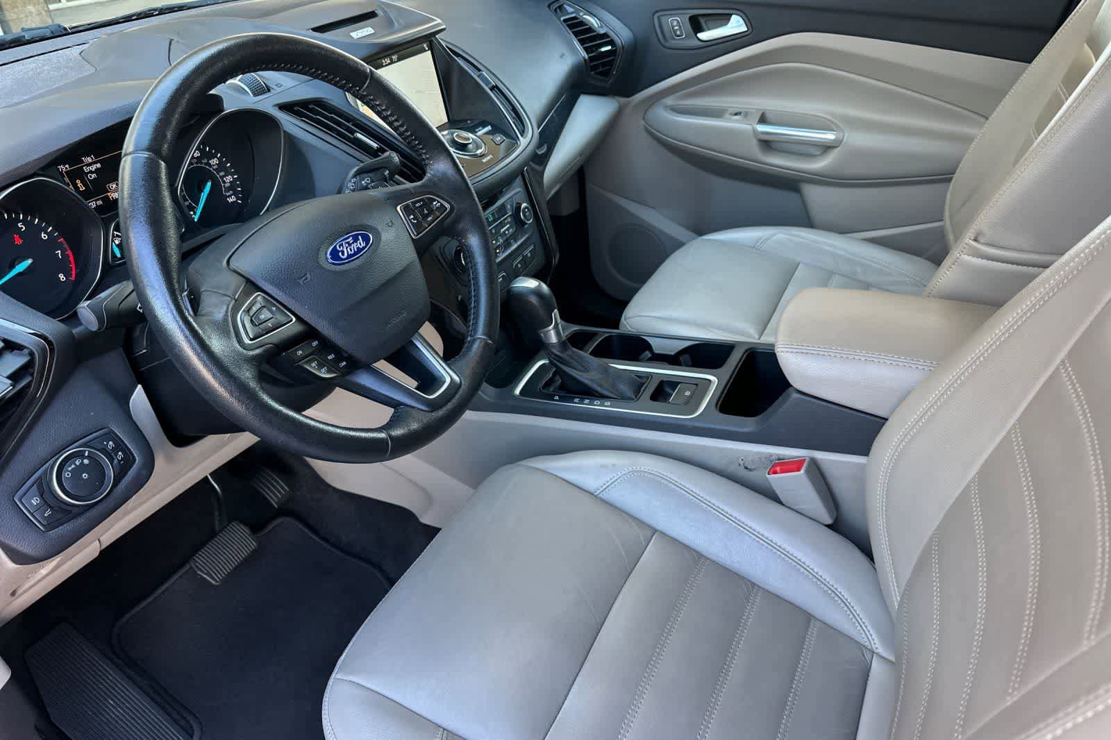 Used 2017 Ford Escape Titanium FWD image 11