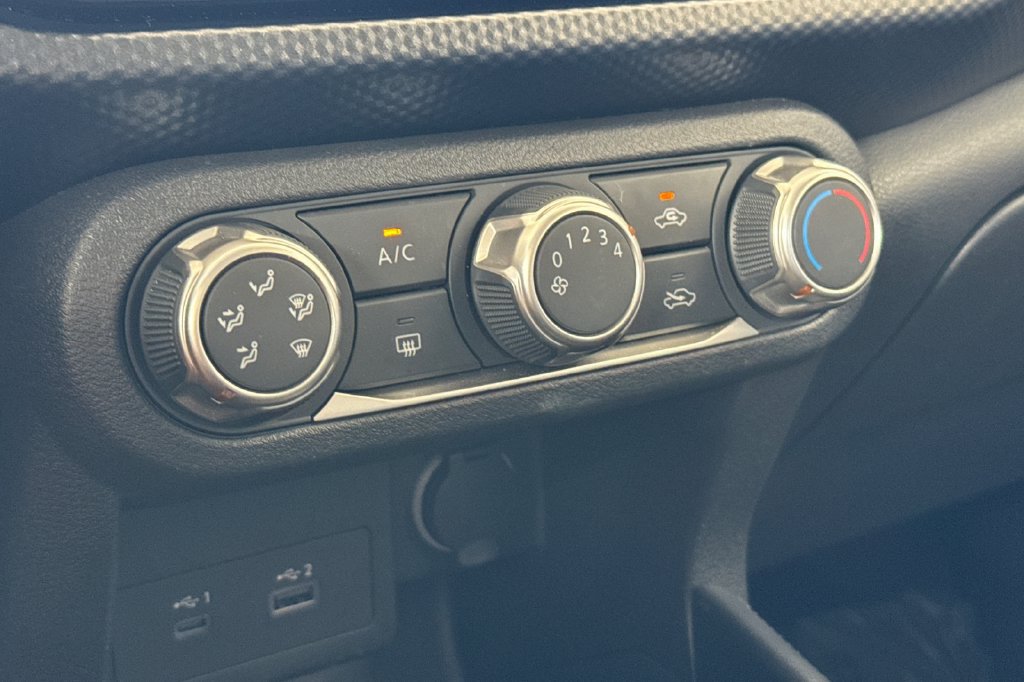 Used 2023 Nissan Kicks SV FWD image 18