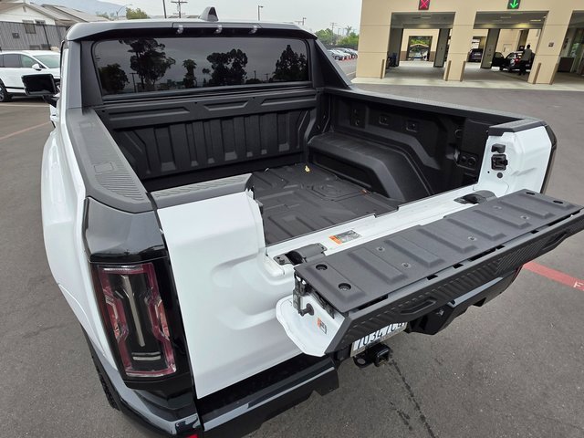 Used 2025 GMC Hummer EV 2X image 14