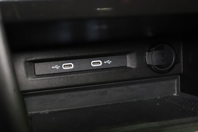 Used 2023 Volkswagen Tiguan SE R-Line image 24