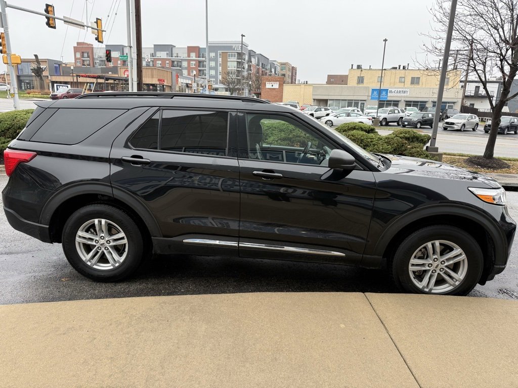 Used 2024 Ford Explorer XLT w/ Equipment Group 202A image 4