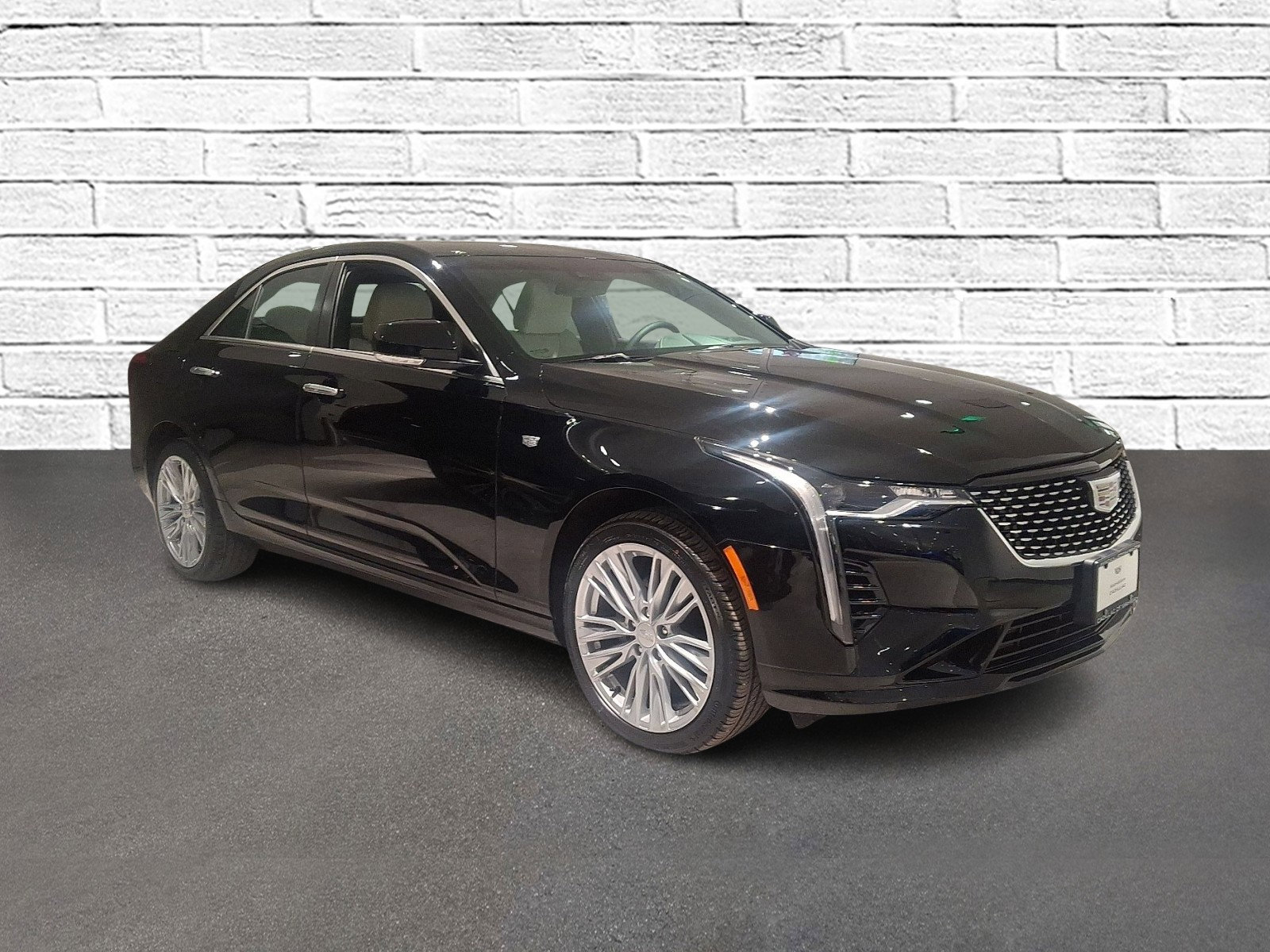 Used 2025 Cadillac CT4 Premium Luxury image 2