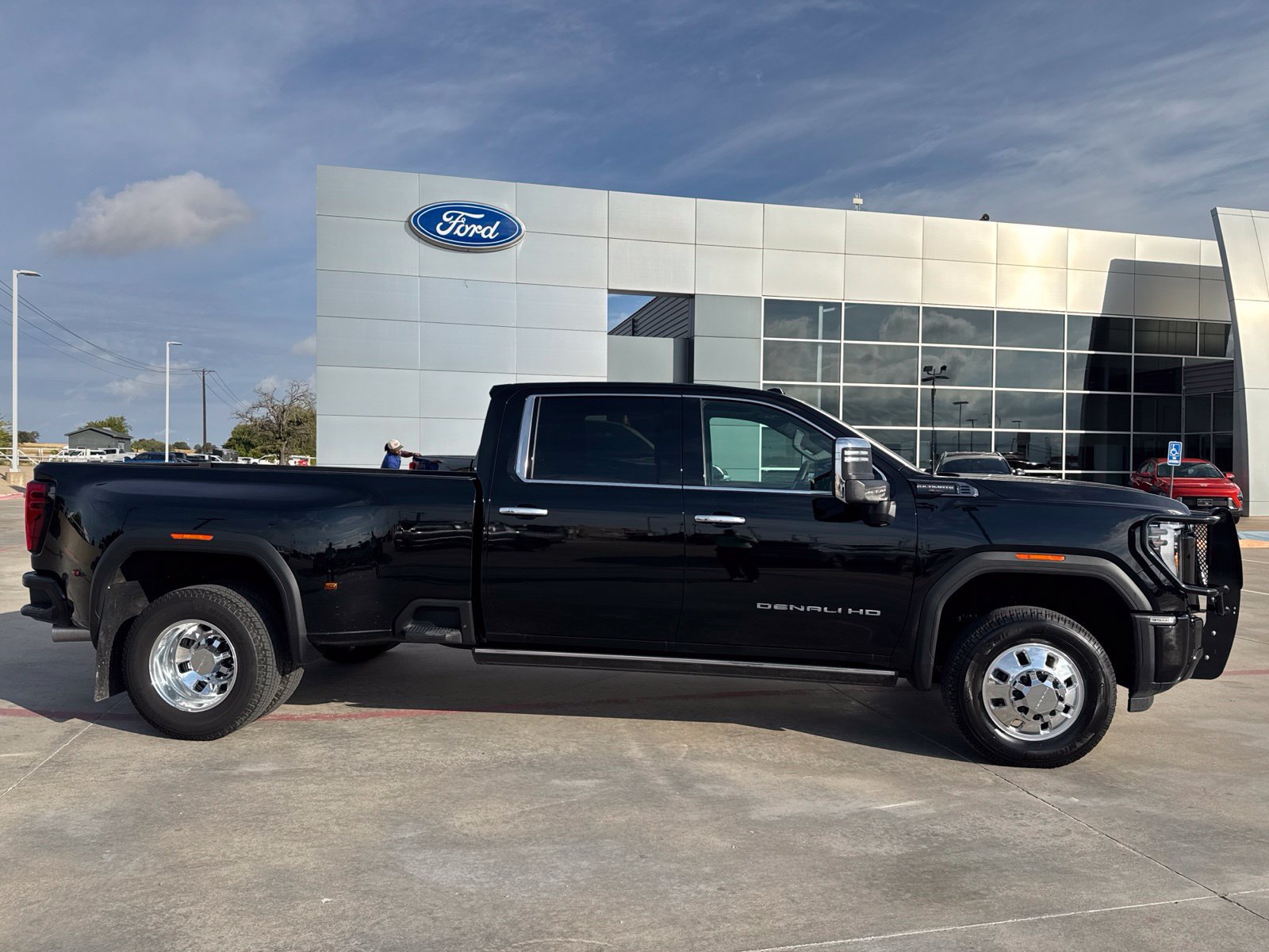Used 2026 GMC Sierra 3500 Denali Ultimate AWD/4WD image 2