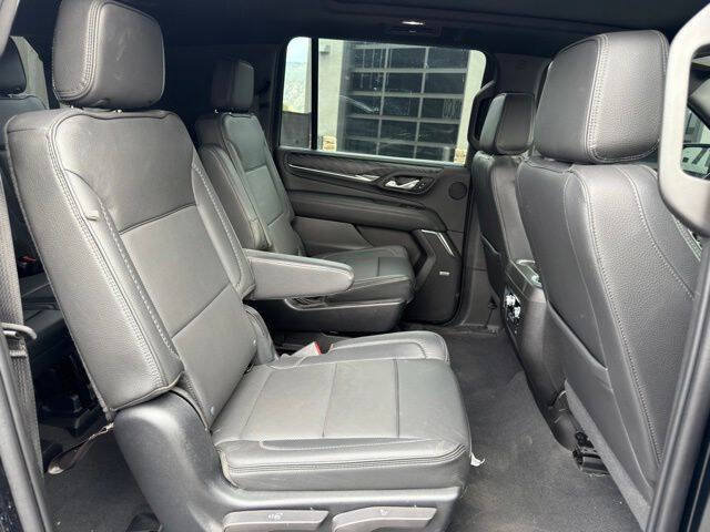 Used 2023 GMC Yukon XL Denali AWD/4WD image 13