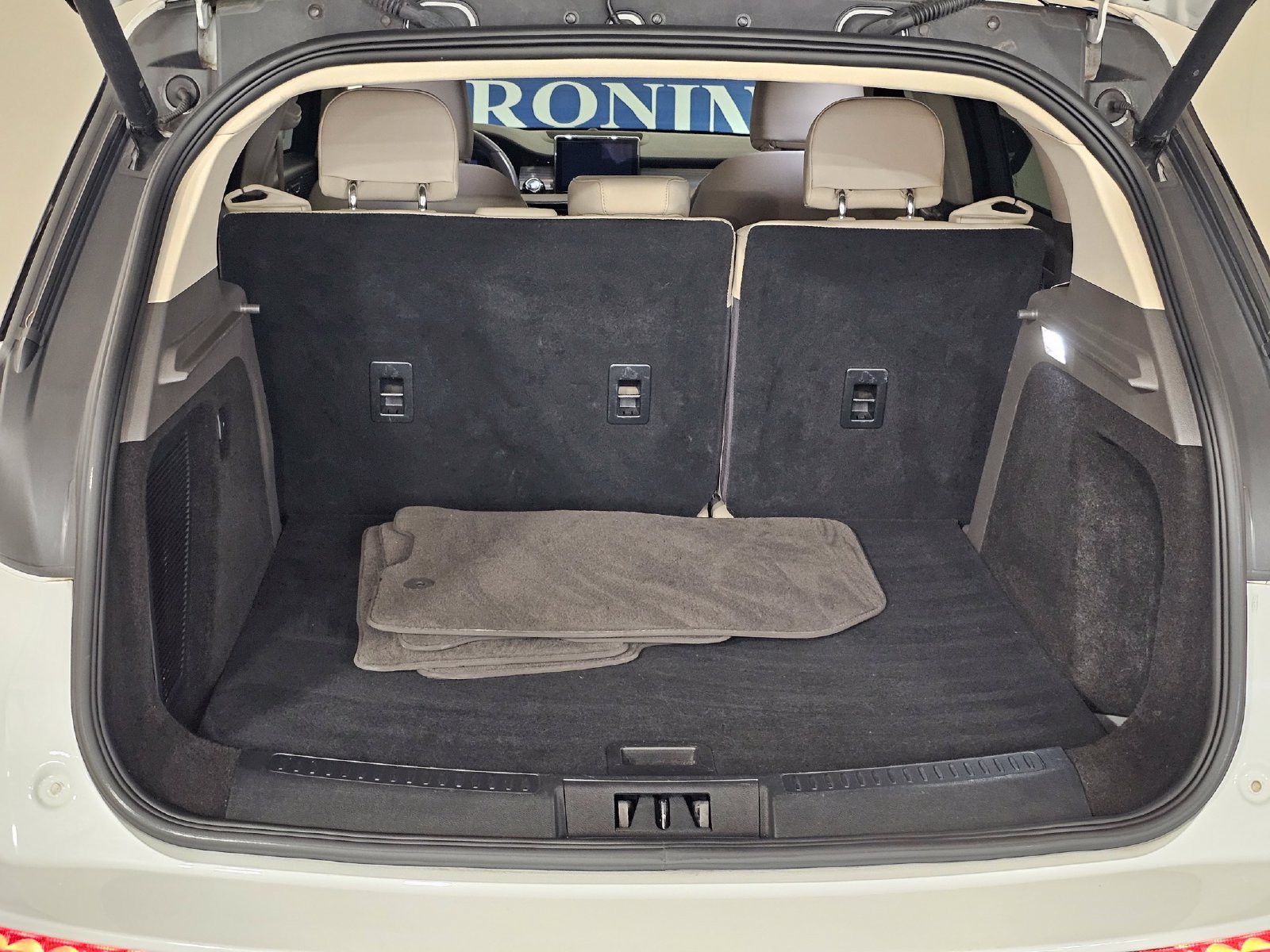 Used 2021 Lincoln Corsair FWD image 23