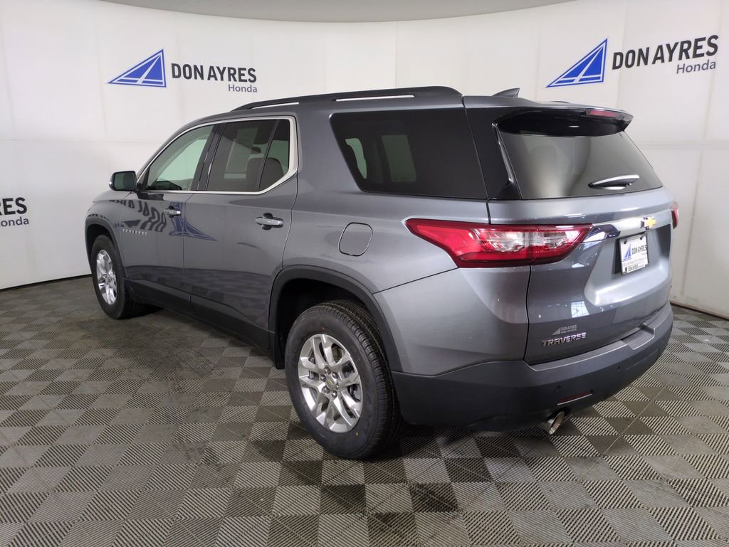 Used 2021 Chevrolet Traverse LT image 3