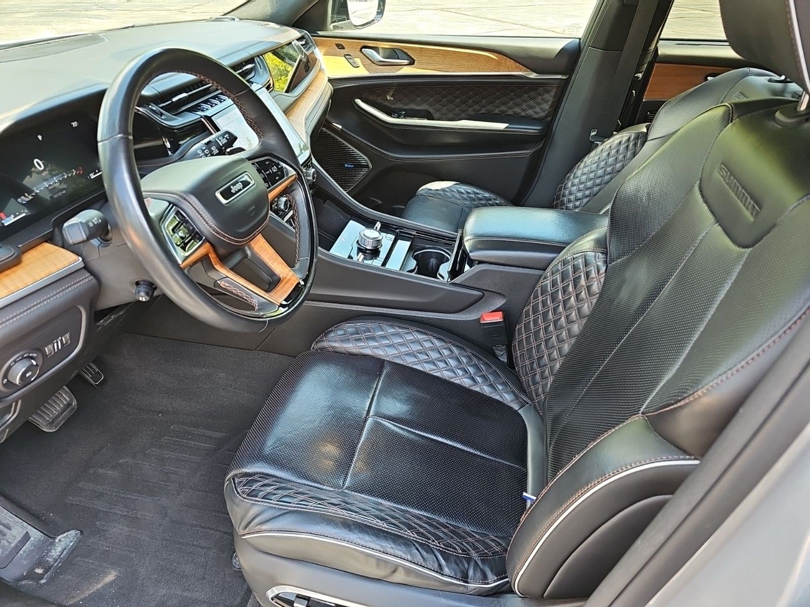 Used 2022 Jeep Grand Cherokee Summit AWD/4WD image 18