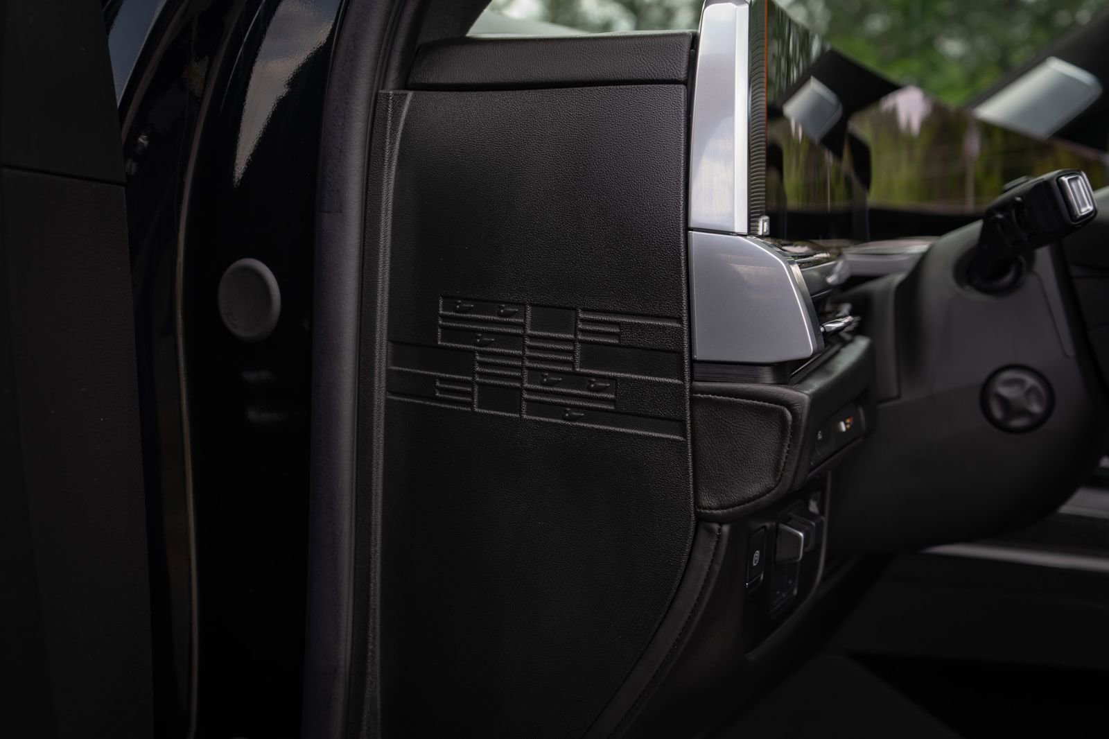 Used 2025 Cadillac Escalade V w/ LPO, ONYX Package AWD/4WD image 26