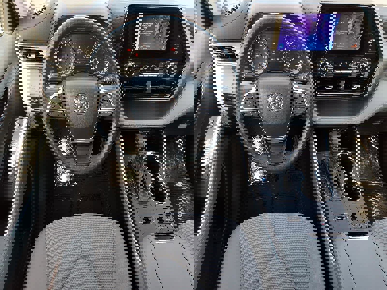 Used 2023 Toyota Highlander L image 31