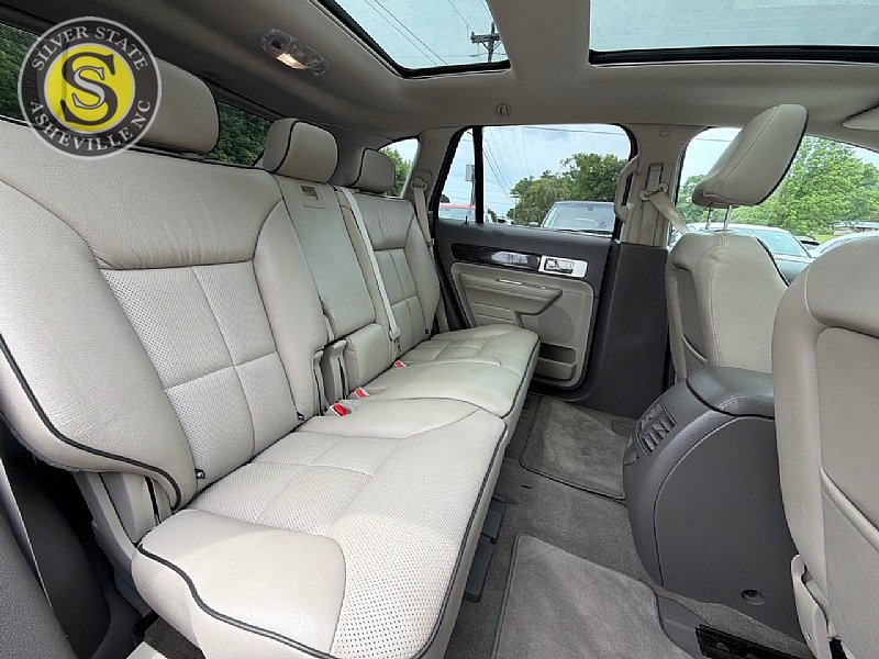 Used 2010 Lincoln MKX AWD image 19