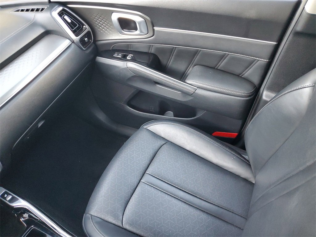 Certified 2023 Kia Sorento SX image 12