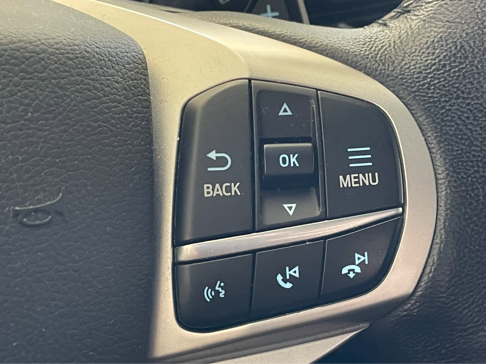 Used 2020 Ford Explorer XLT w/ Equipment Group 202A AWD/4WD image 23