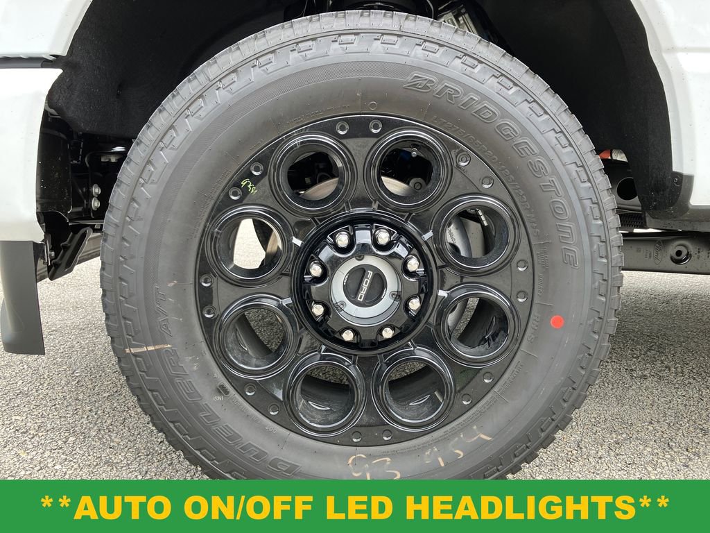 New 2026 Ford F250 Lariat w/ Black Appearance Package image 13