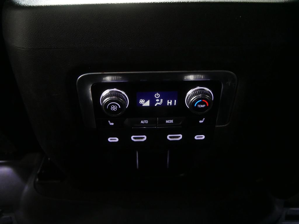 Used 2024 GMC Yukon Denali w/ Advanced Technology Package AWD/4WD image 22