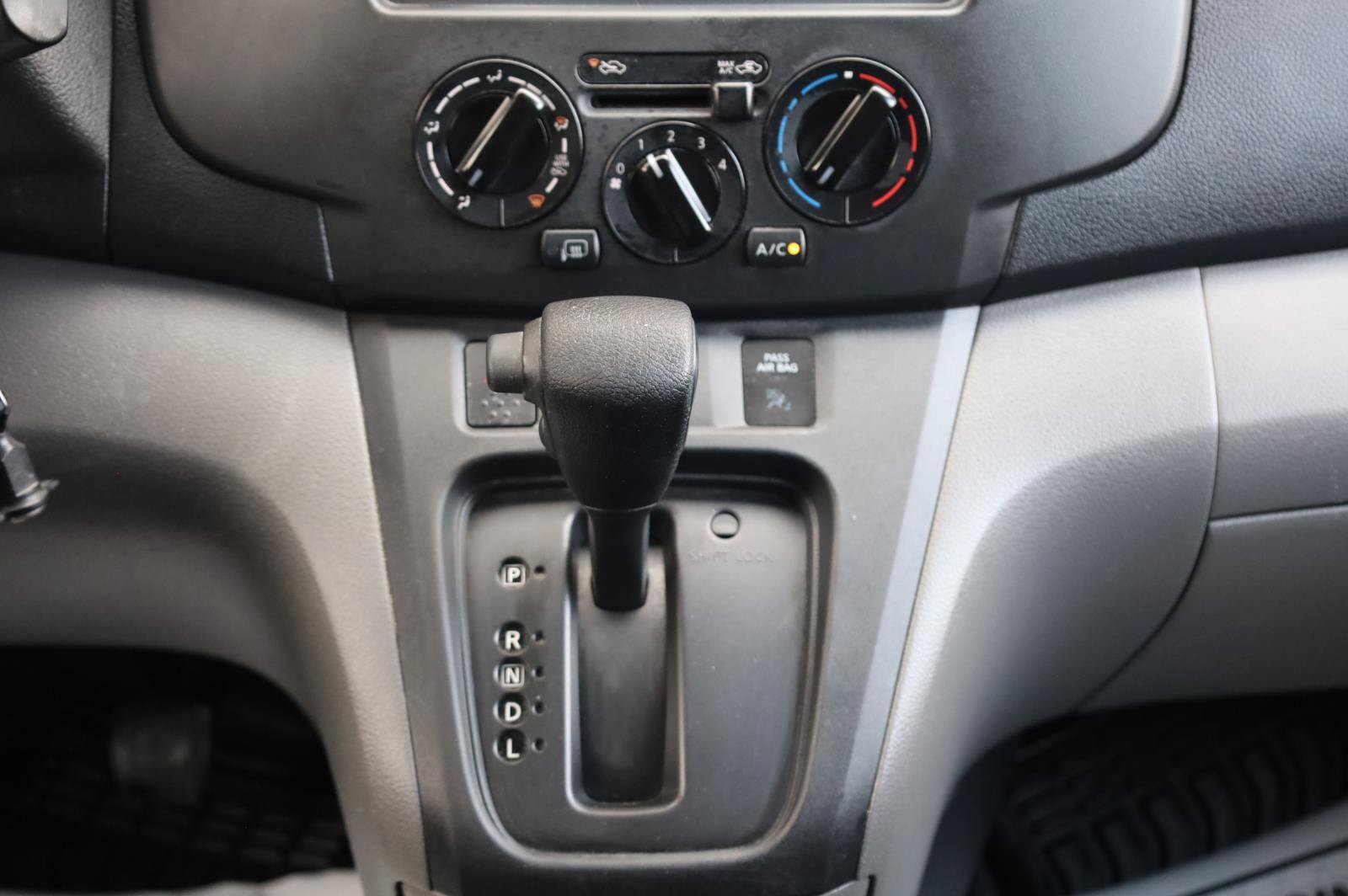 Used 2020 Nissan NV200 SV FWD image 33
