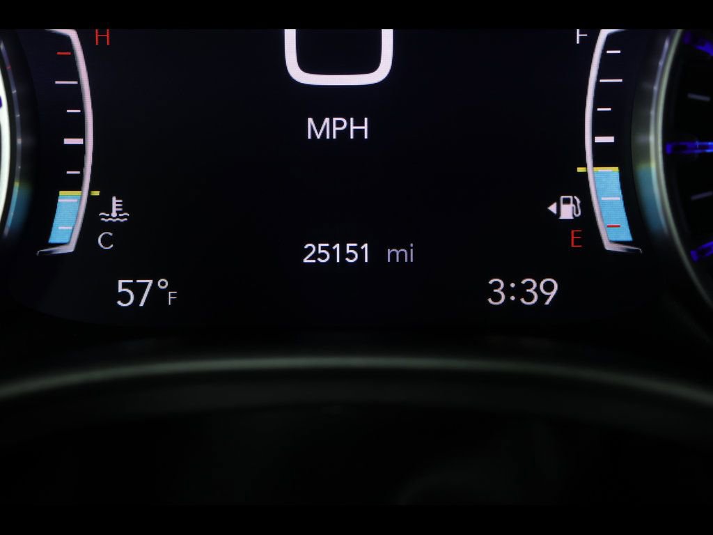 Used 2025 Chrysler Pacifica Select FWD image 25