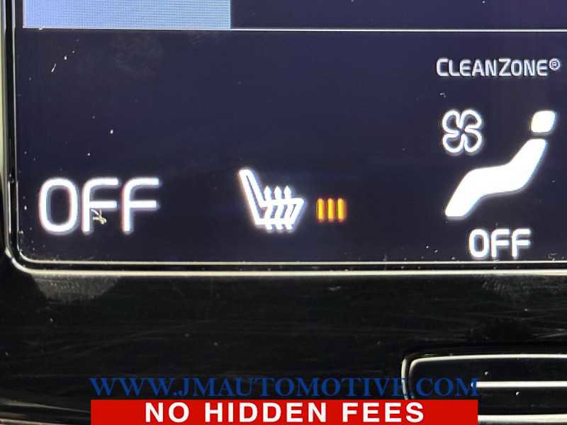 Used 2017 Volvo XC90 T6 Momentum w/ Vision Package image 38