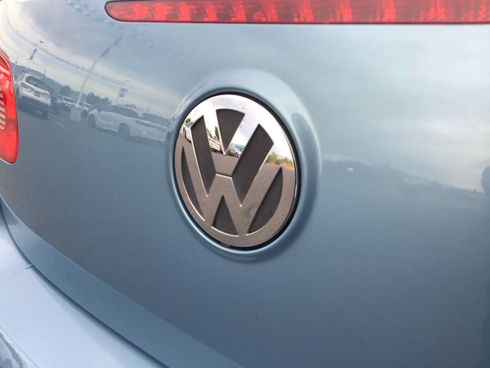 Used 2009 Volkswagen Eos Lux FWD image 6