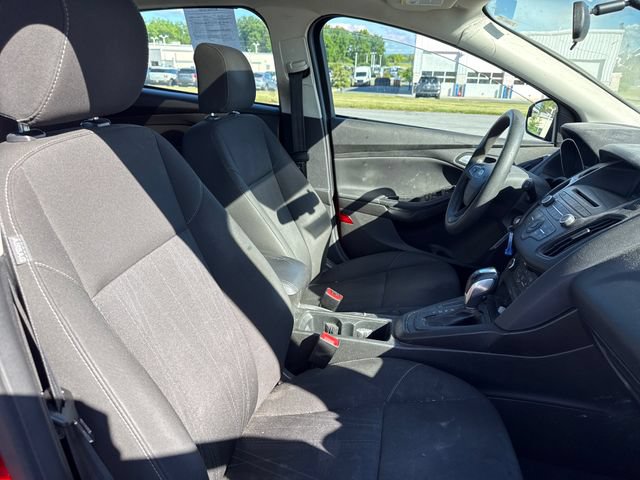 Used 2016 Ford Focus SE FWD image 11