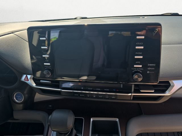 Used 2024 Toyota Sienna LE FWD image 18