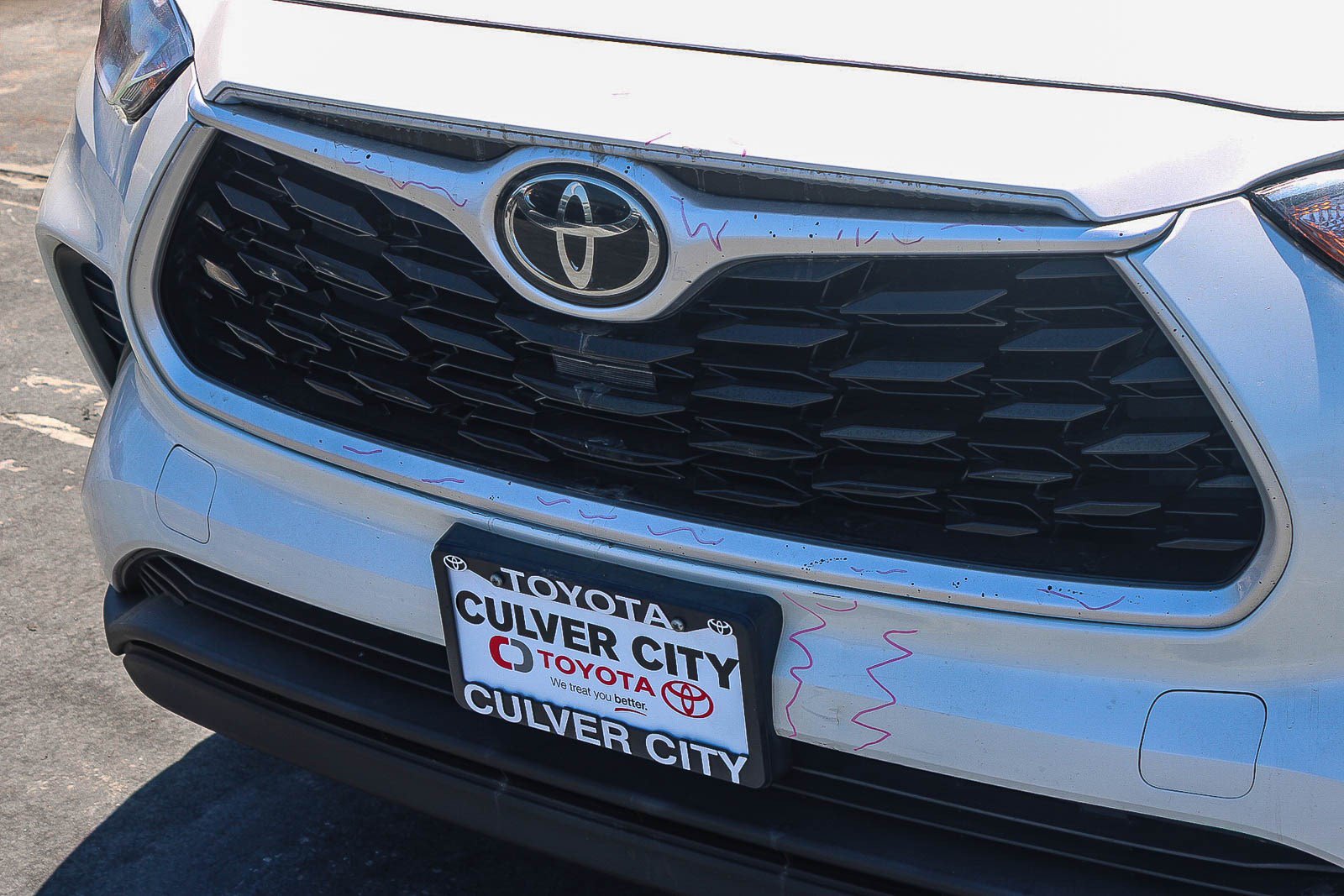 Used 2021 Toyota Highlander L FWD image 7
