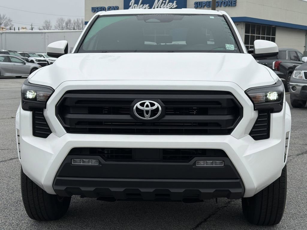 Used 2024 Toyota Tacoma SR5 AWD/4WD image 28