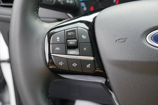 Used 2022 Ford Escape SE w/ SE Sport Appearance Package image 19