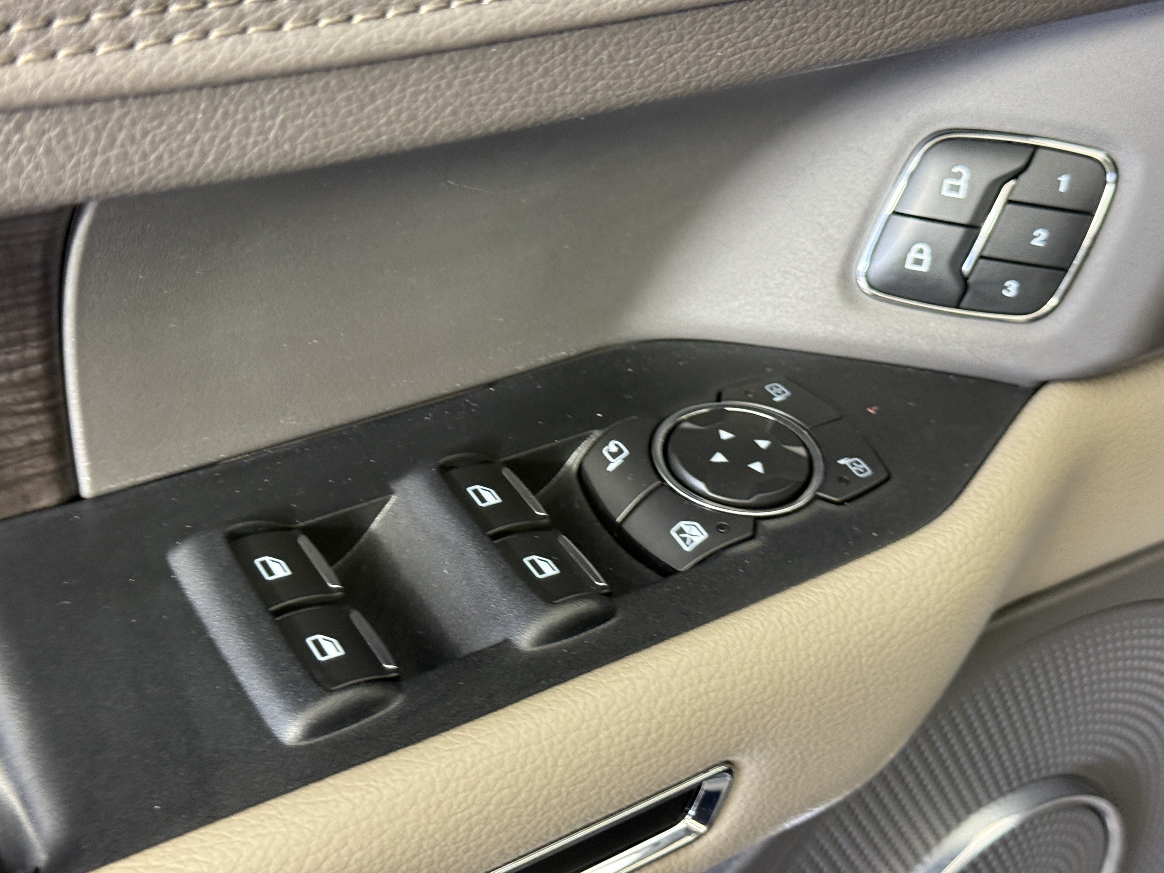 Certified 2018 Ford Expedition Max Limited RWD image 17
