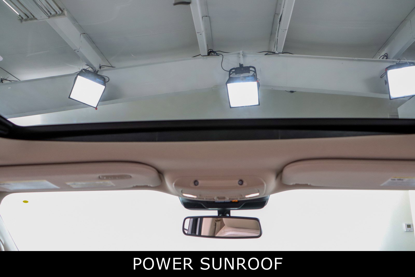 Used 2022 Ford Expedition Limited image 22