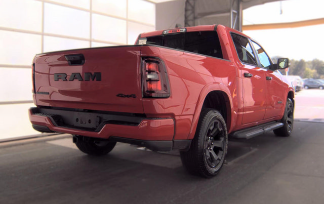 Used 2025 RAM 1500 Big Horn AWD/4WD image 3