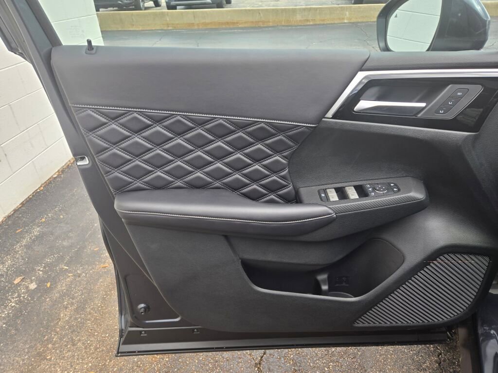 New 2025 Mitsubishi Outlander SEL AWD/4WD image 21
