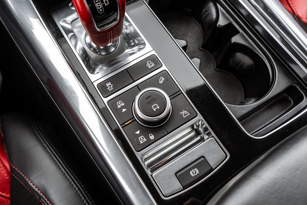 Used 2020 Land Rover Range Rover Sport SVR image 27