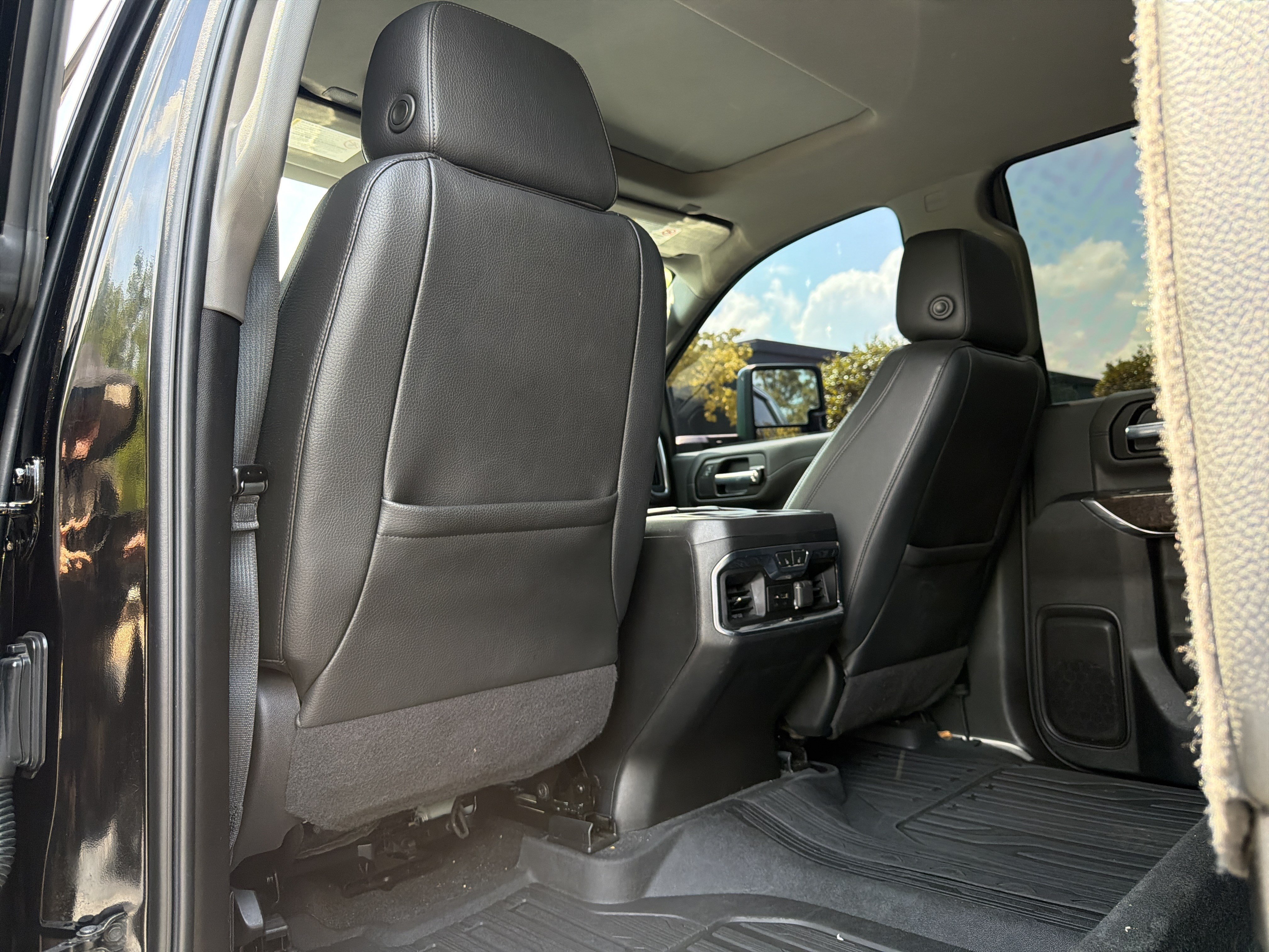 Used 2020 GMC Sierra 3500 Denali w/ Denali Ultimate Package AWD/4WD image 23