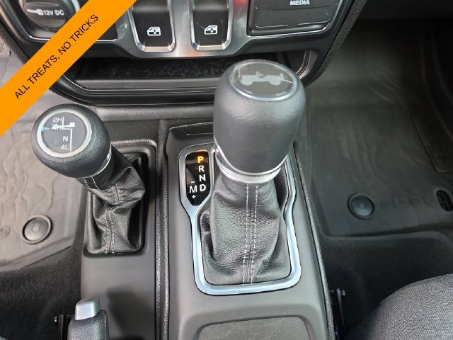 Certified 2025 Jeep Wrangler Sport AWD/4WD image 18