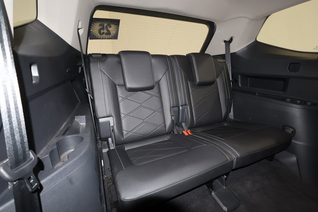 Used 2025 Volkswagen Atlas SE FWD image 25
