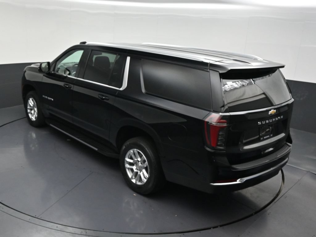 Used 2025 Chevrolet Suburban LS RWD image 22