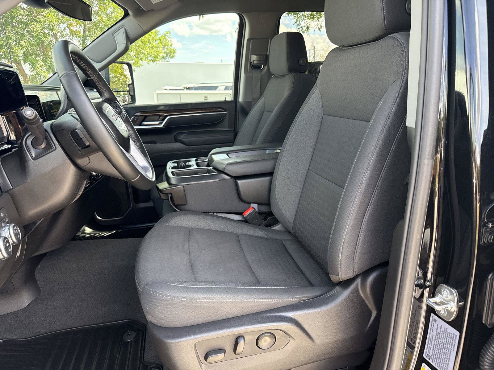 Used 2026 GMC Sierra 2500 SLE w/ SLE Value Package; AWD/4WD image 17