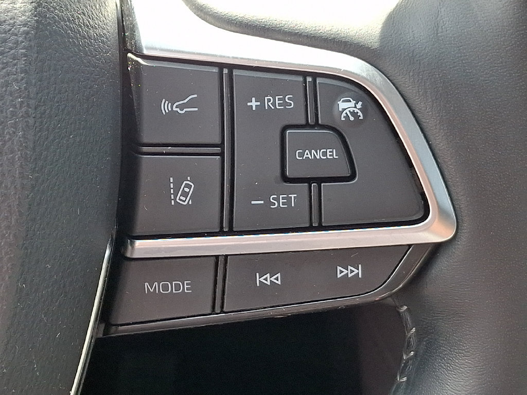 Used 2021 Toyota Highlander Limited AWD/4WD image 23