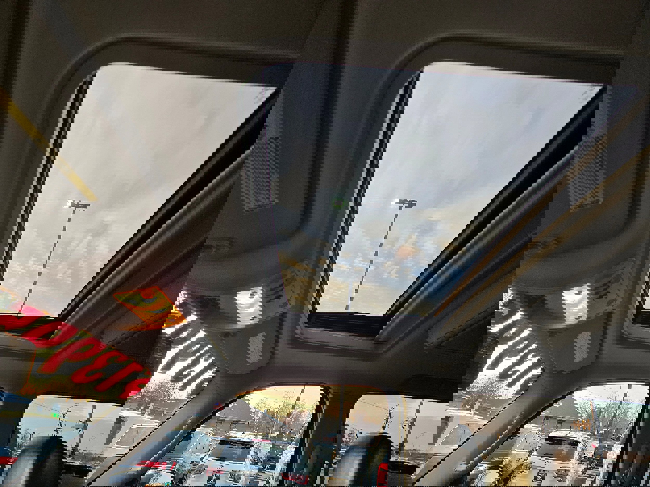 Used 2013 GMC Yukon XL SLT w/ SLT-2 Equipment Package image 4