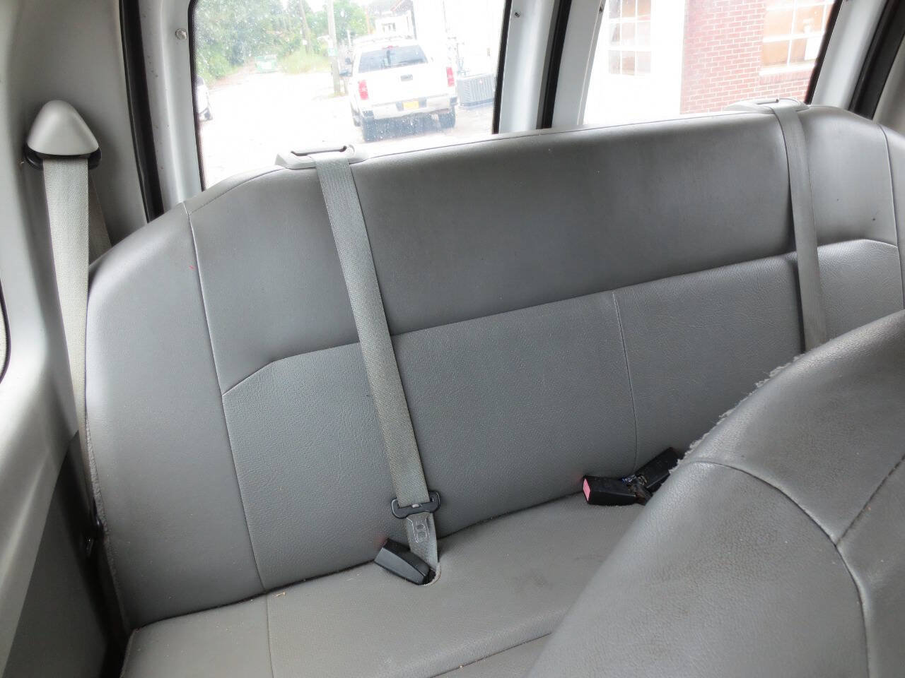 Used 2008 Ford E-350 and Econoline 350 XL RWD image 10