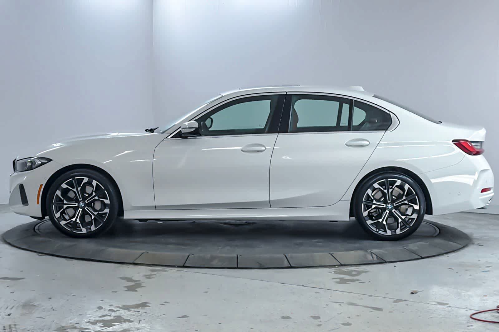 Used 2025 BMW 330i Sedan w/ Premium Package image 5