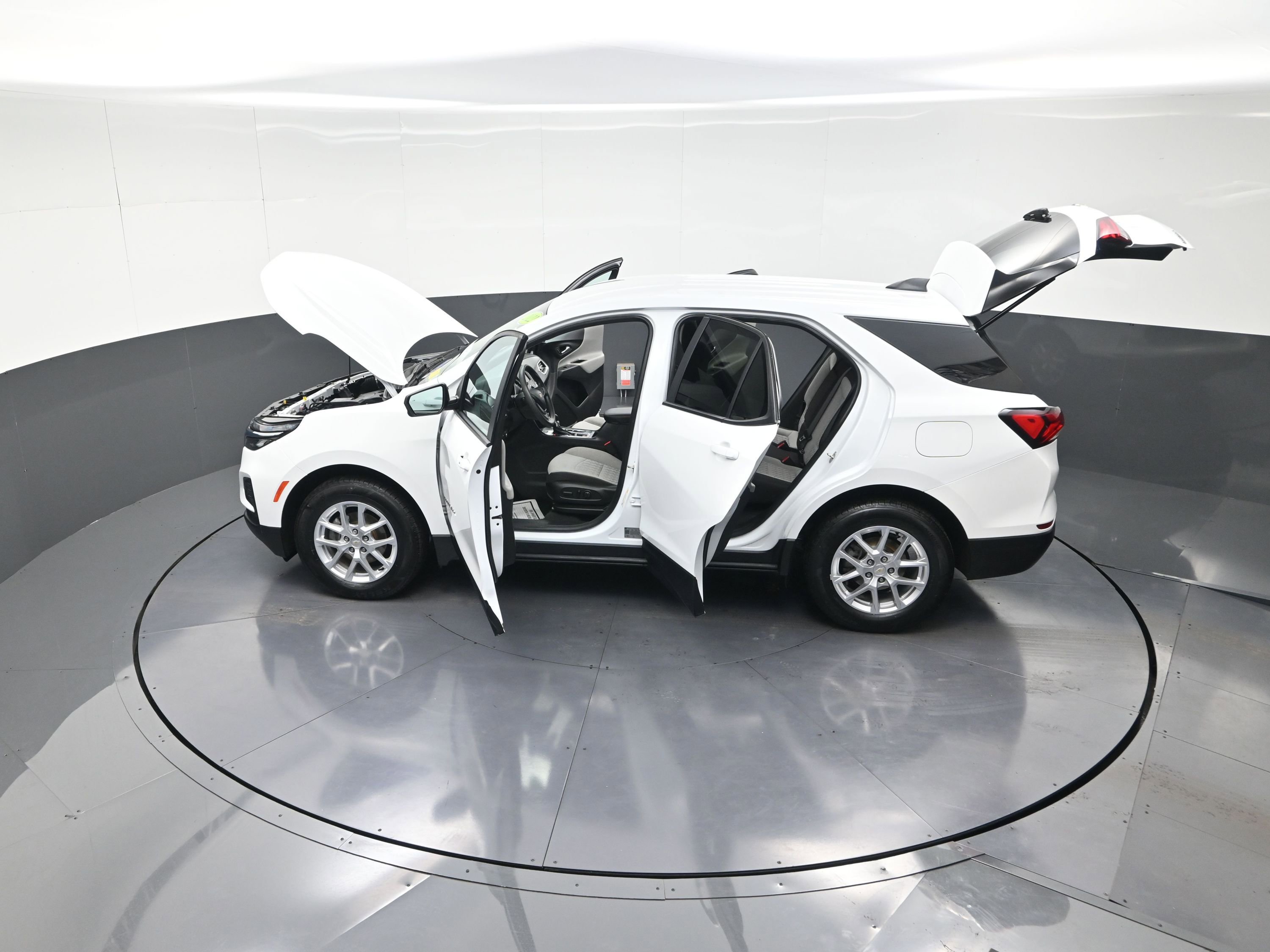 Used 2022 Chevrolet Equinox LS w/ LS Convenience Package image 15