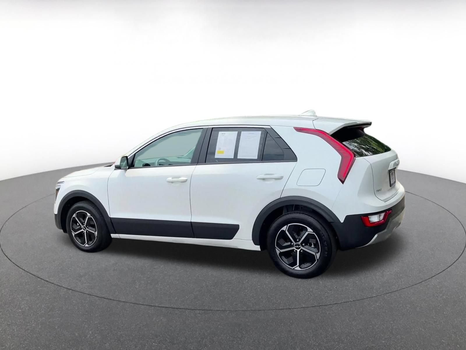 Used 2026 Kia Niro LX FWD image 10