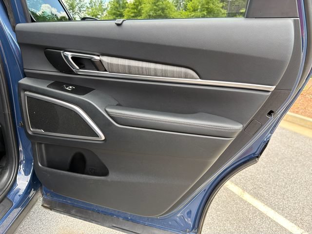 Used 2025 Kia Telluride EX w/ EX Captain's Chair Package FWD image 16
